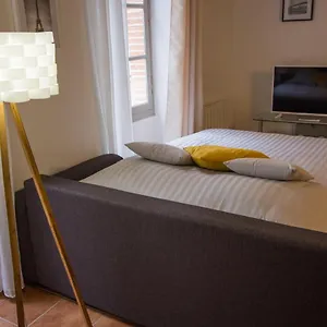 En Toute Intimité Dans Le Centre Historique Appartement